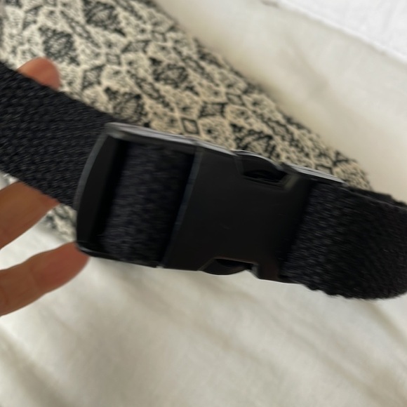 Black and white tapestry Boho fanny pack, belt bag or cross body bag - Picture 6 of 8